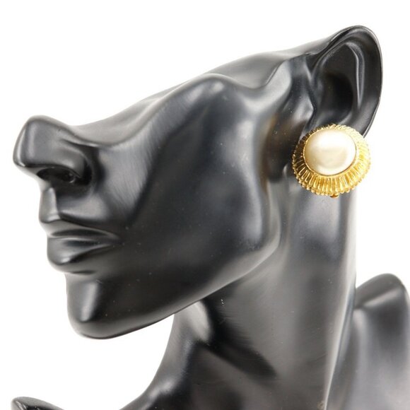 CHANEL Earring vintage Plated Gold/Fake pearl 29.8g Women - Picture 1 of 8